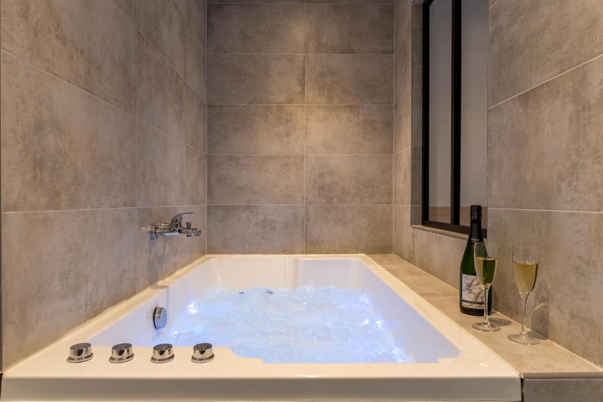 Le Fruit Defendu "Love Room" Jacuzzi Centre Ville Rouen Exterior photo